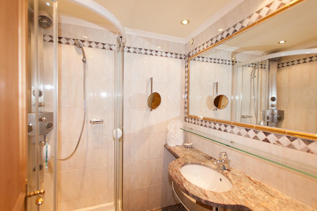 אישגל Hotel Schlosshof מראה חיצוני תמונה