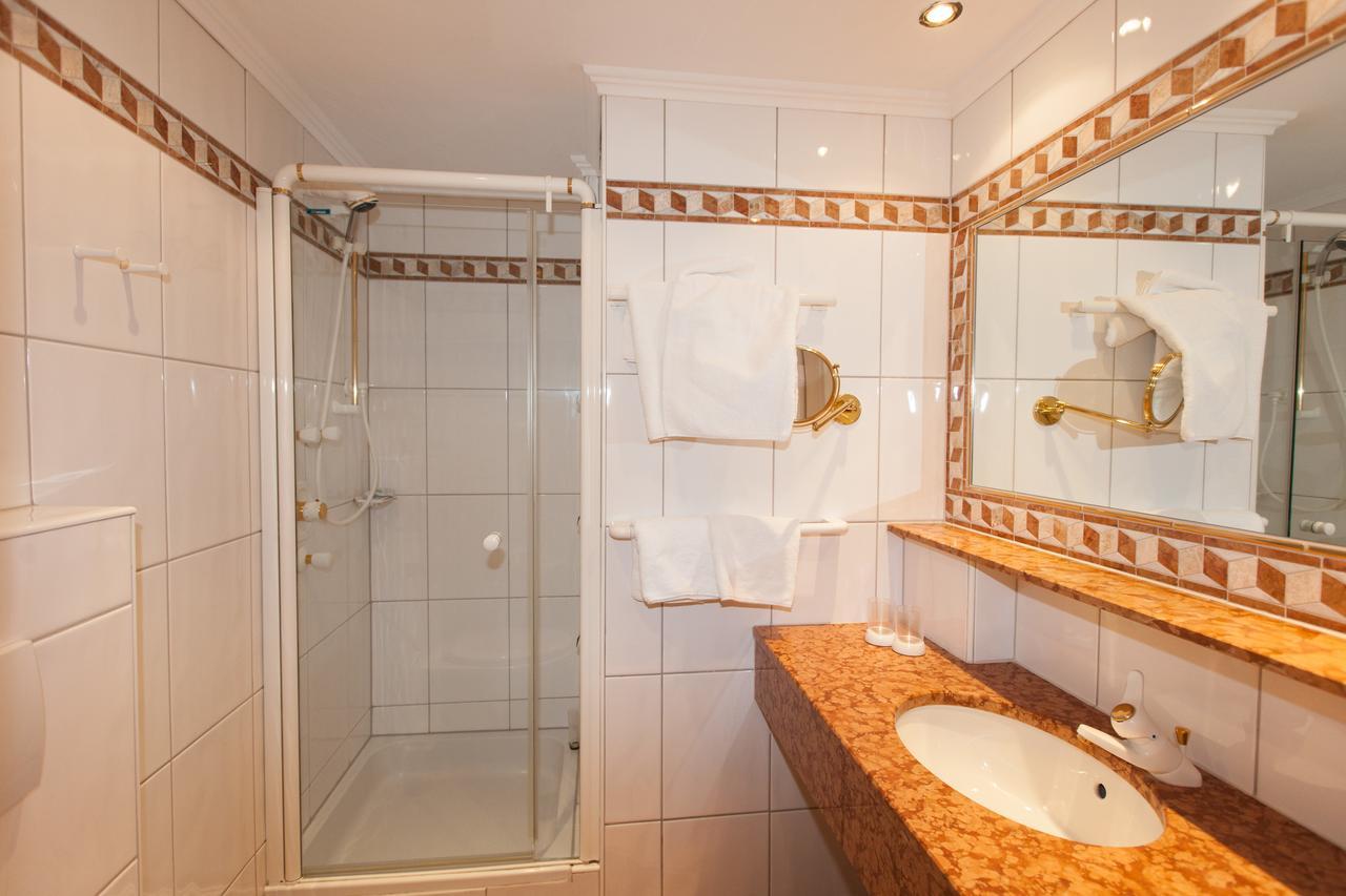 אישגל Hotel Schlosshof מראה חיצוני תמונה